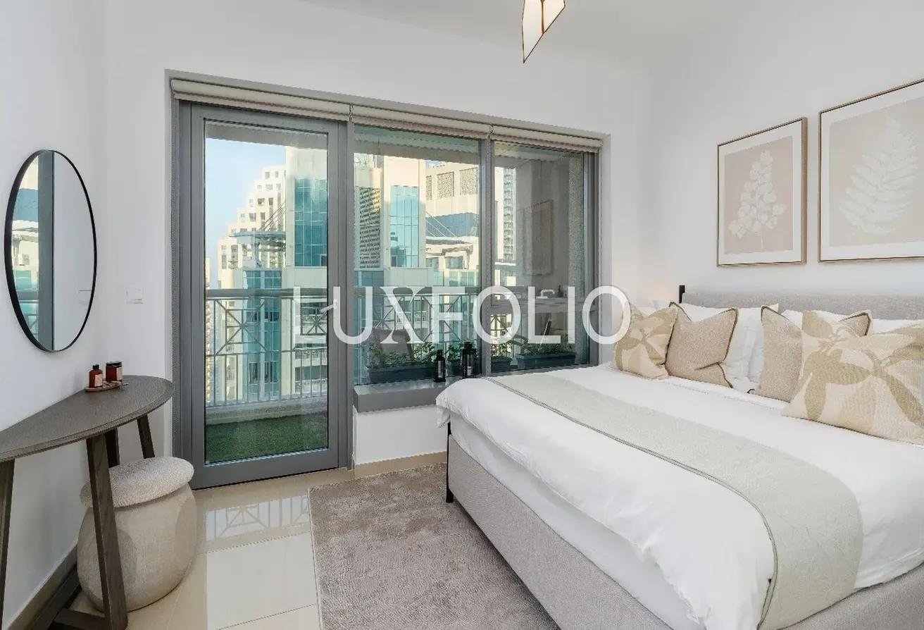 Burj Khalifa View | High Floor | Modern