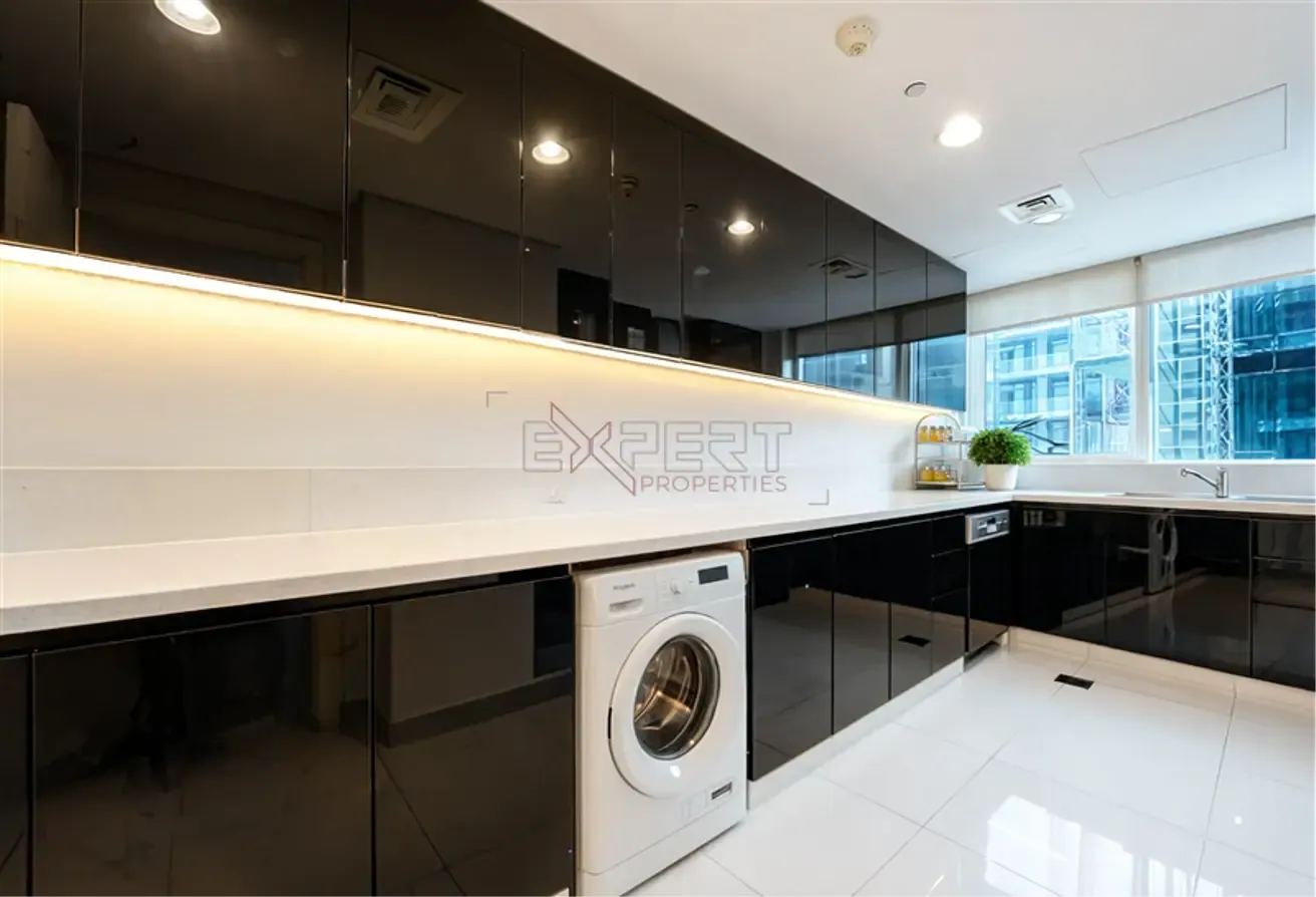 Fully Furnished | Bright & Spacious | Canal Views