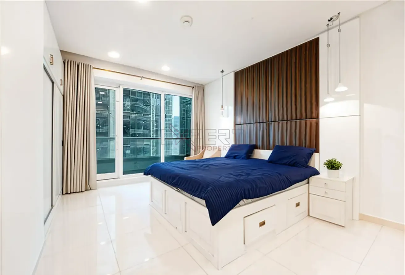 Fully Furnished | Bright & Spacious | Canal Views