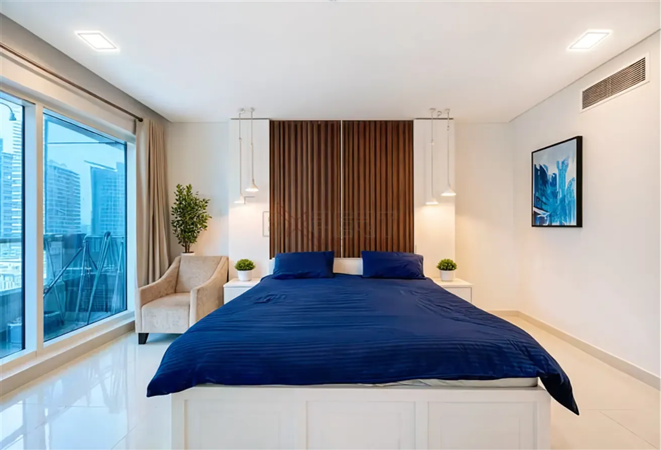 Fully Furnished | Bright & Spacious | Canal Views