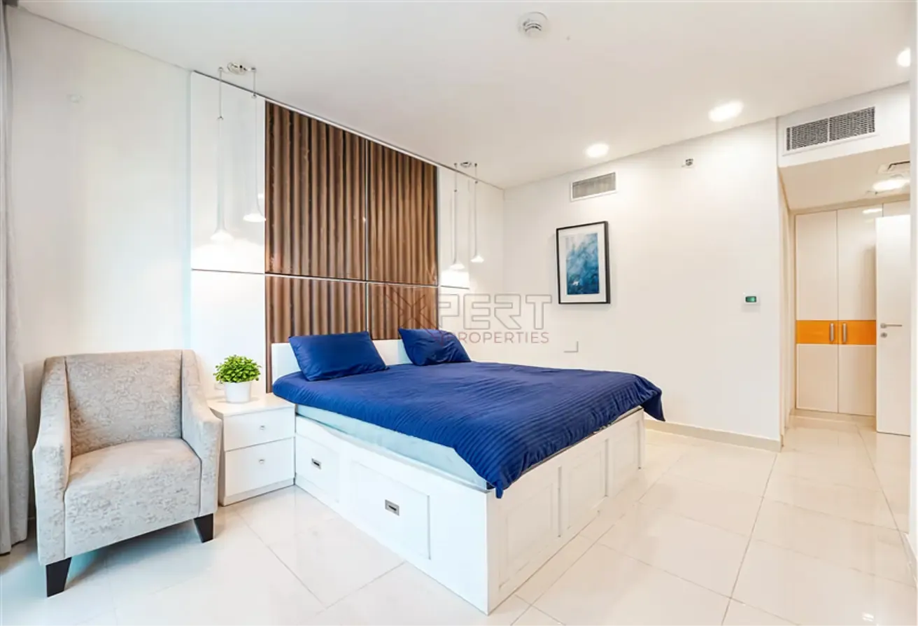 Fully Furnished | Bright & Spacious | Canal Views