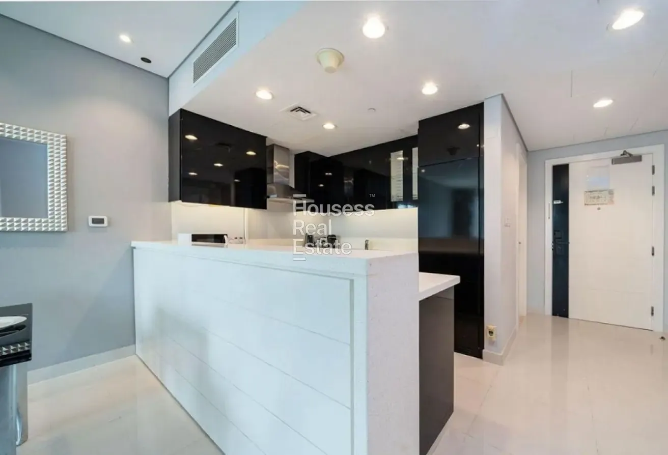 Canal View | High Floor | Vacant