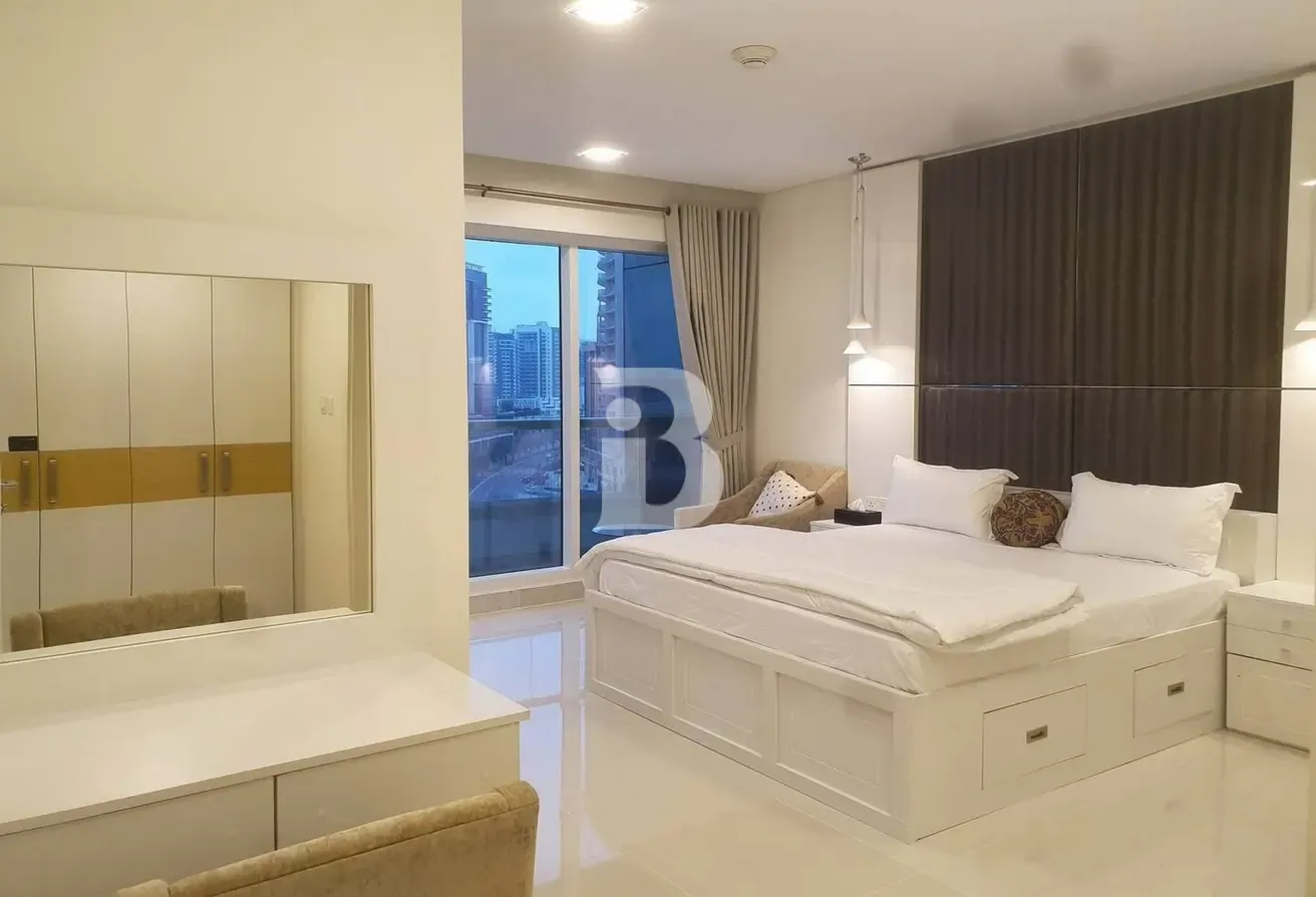 Biggest Layout| Close Kitchen | Discount available
