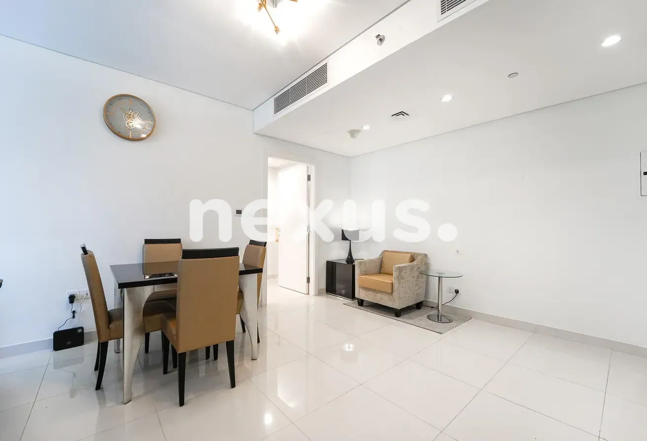 Spacious 1BR | Closed Kitchen | Canal View