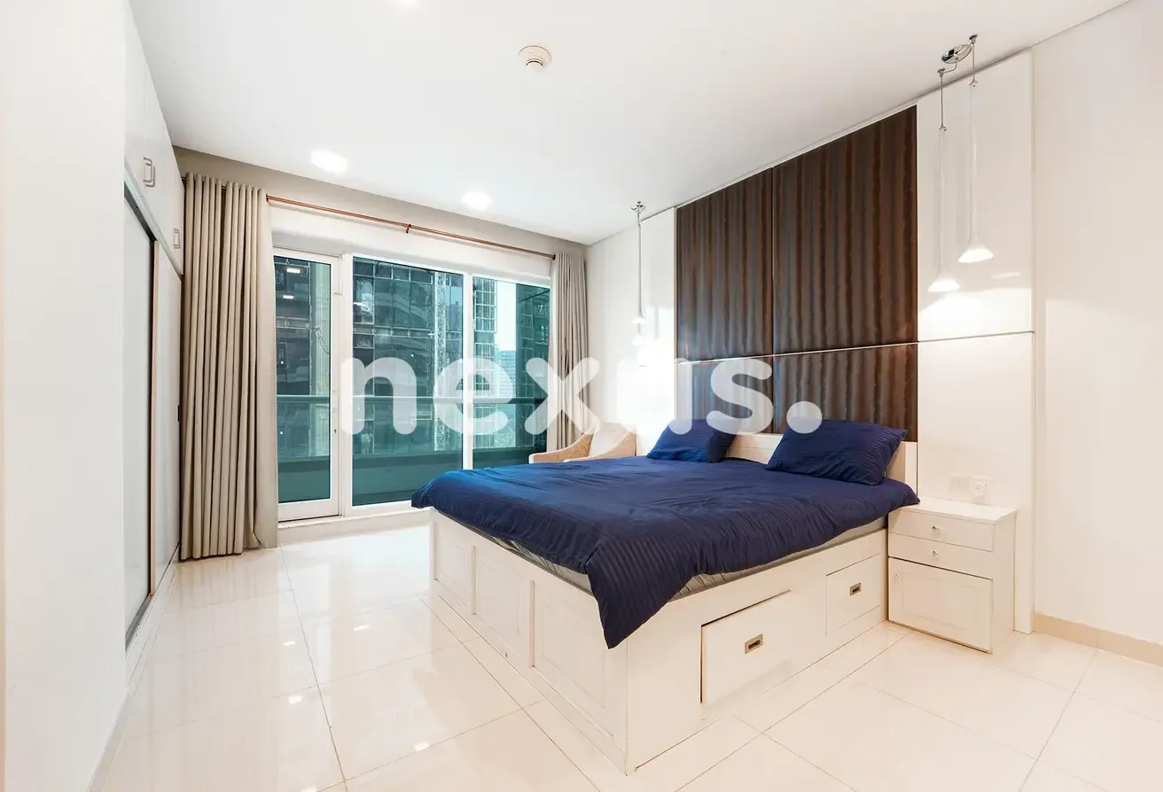 Spacious 1BR | Closed Kitchen | Canal View