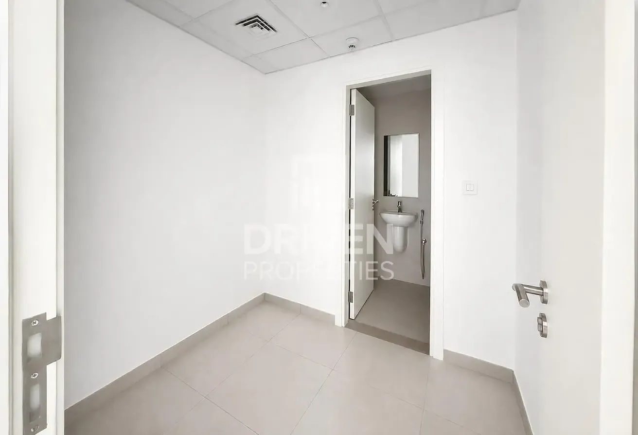 Burj Al Arab View | Maids Room | Spacious Layout