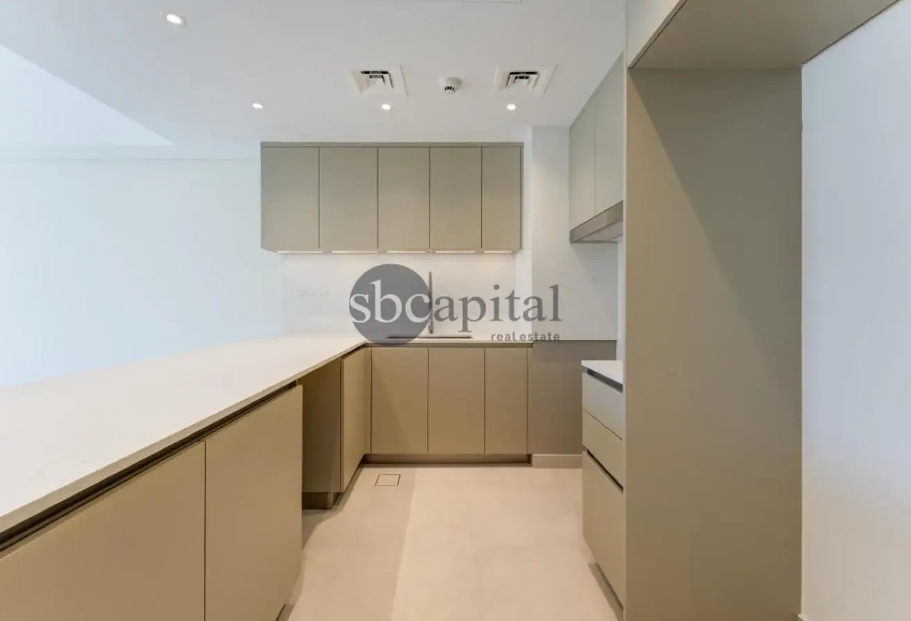 LUXURY LIVING | PARK VIEW | BRIGHT | PRIME MJL LOC