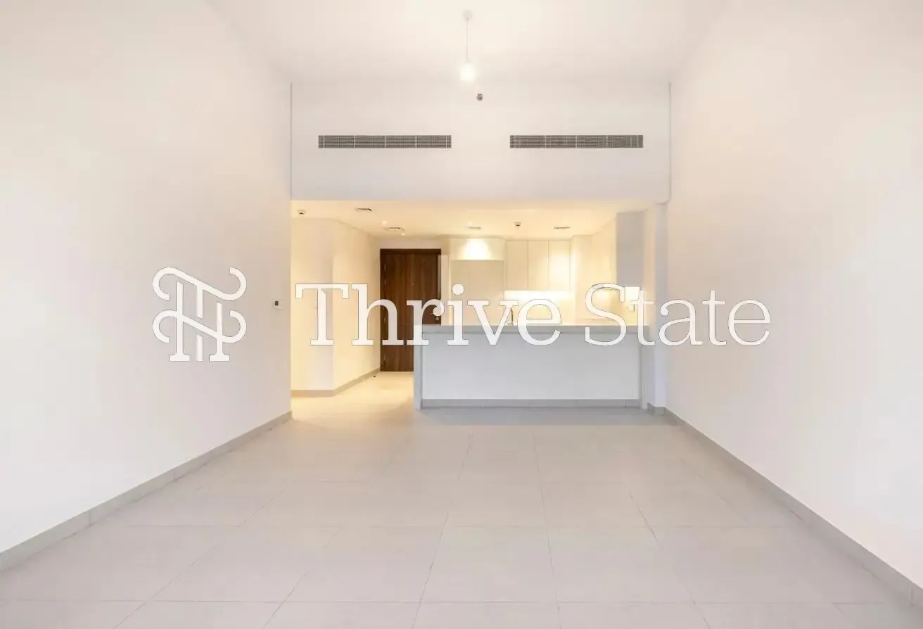 Balcony with Garden and Burj Al Arab View | Vacant