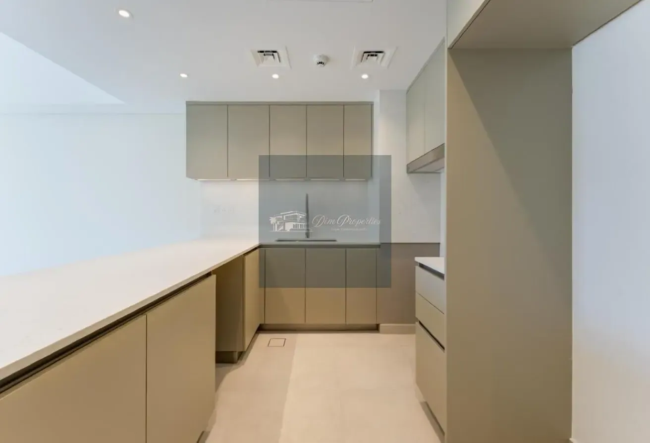 Luxurious | Bright and Spacious | Vacant