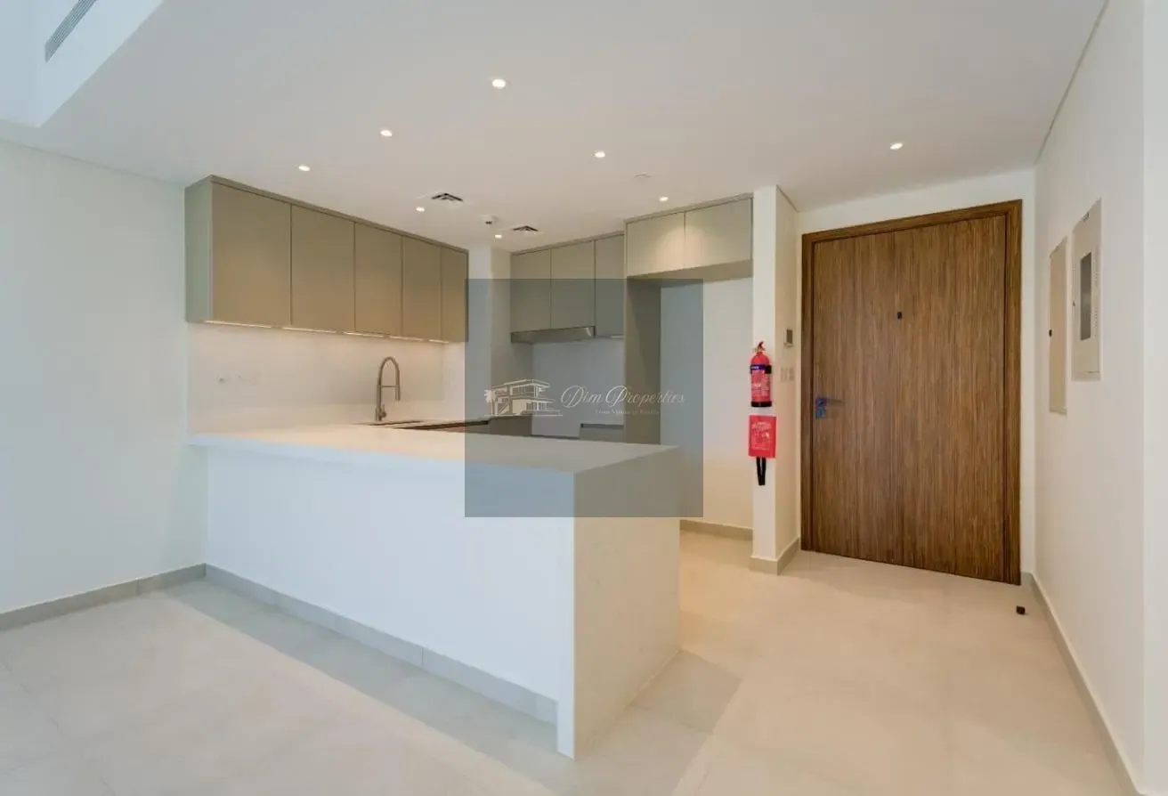 Luxurious | Bright and Spacious | Vacant