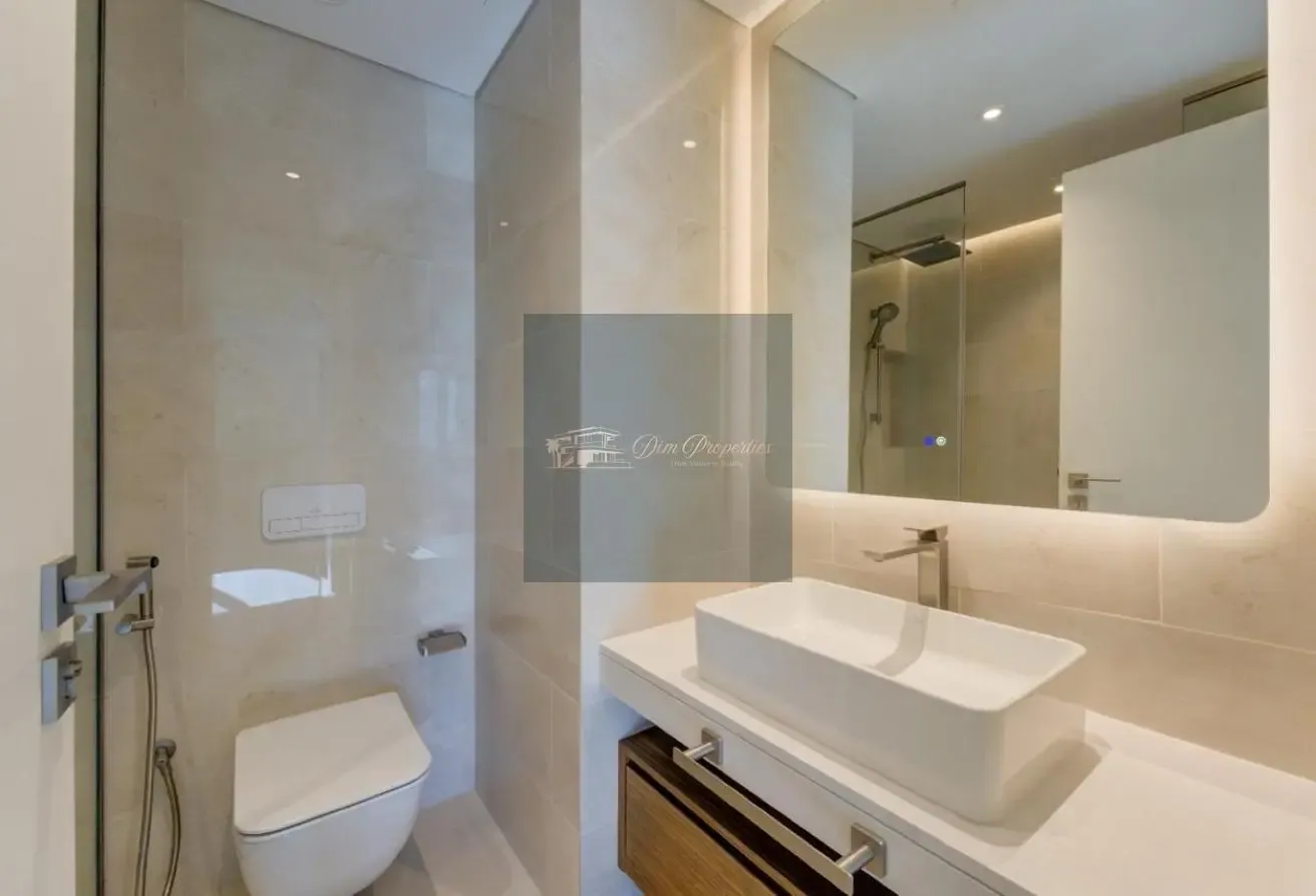 Luxurious | Bright and Spacious | Vacant