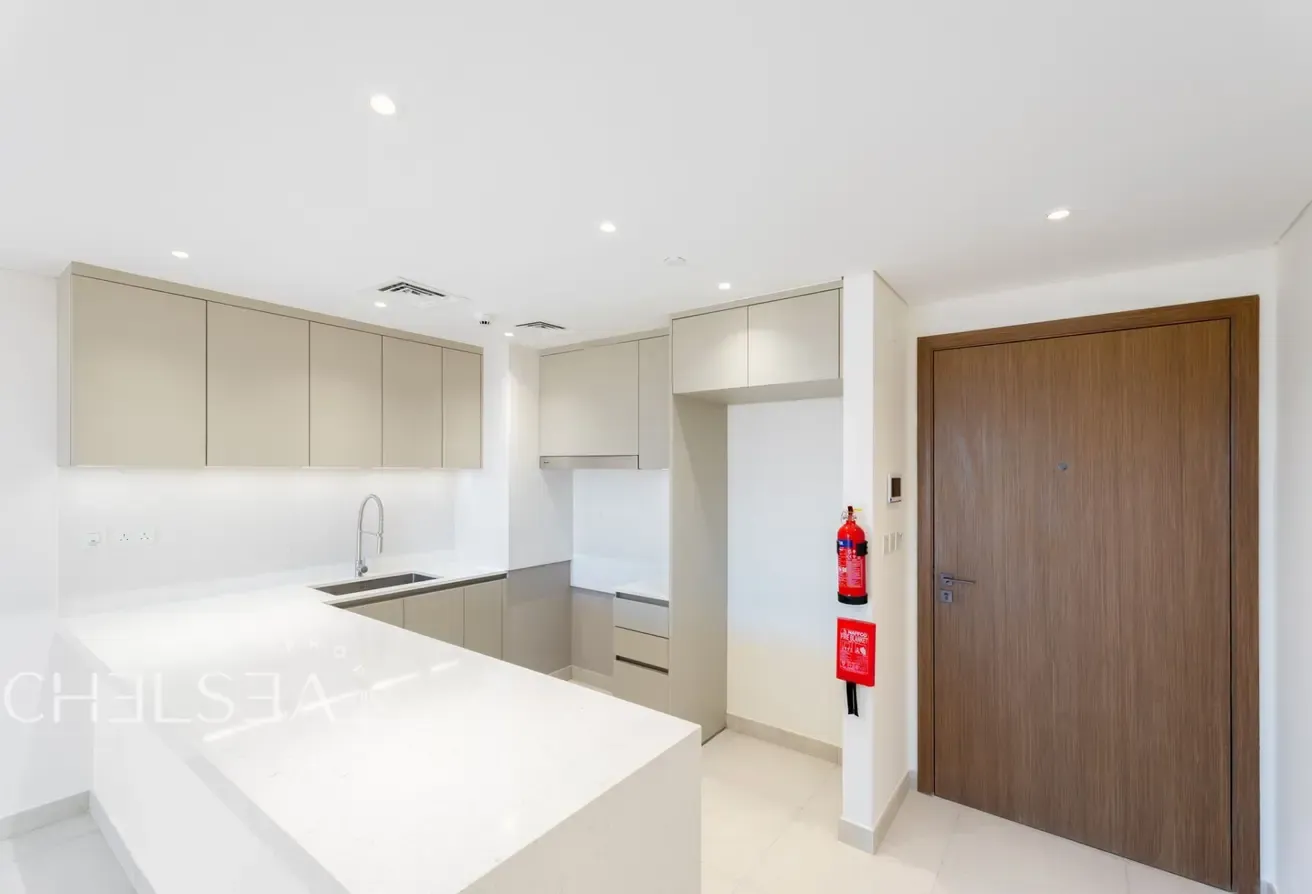 BRAND NEW UNIT | SPACIOUS UNIT | POOL VIEW