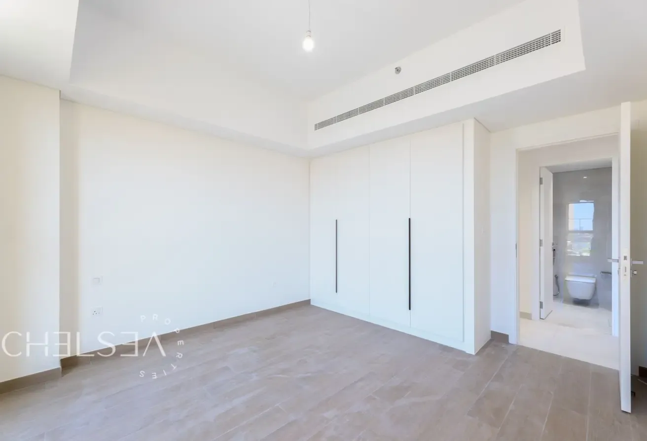 BRAND NEW UNIT | SPACIOUS UNIT | POOL VIEW
