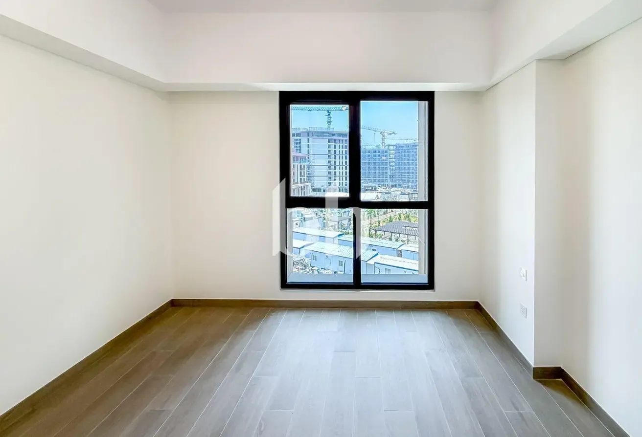 Brand New | Partially Furnished | Mid Floor