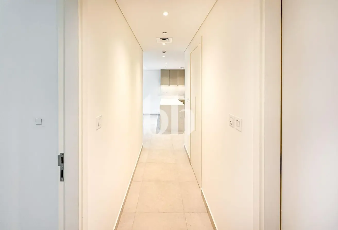Brand New | Partially Furnished | Mid Floor