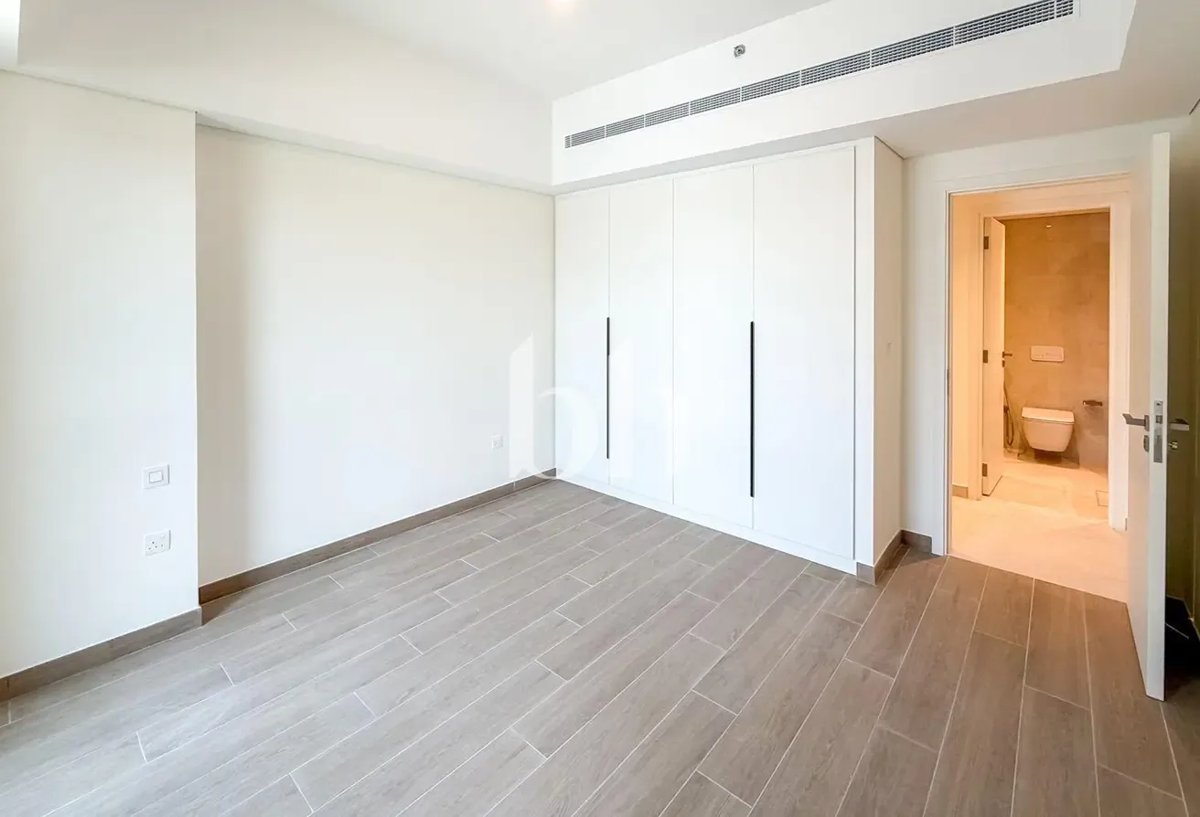 Brand New | Partially Furnished | Mid Floor