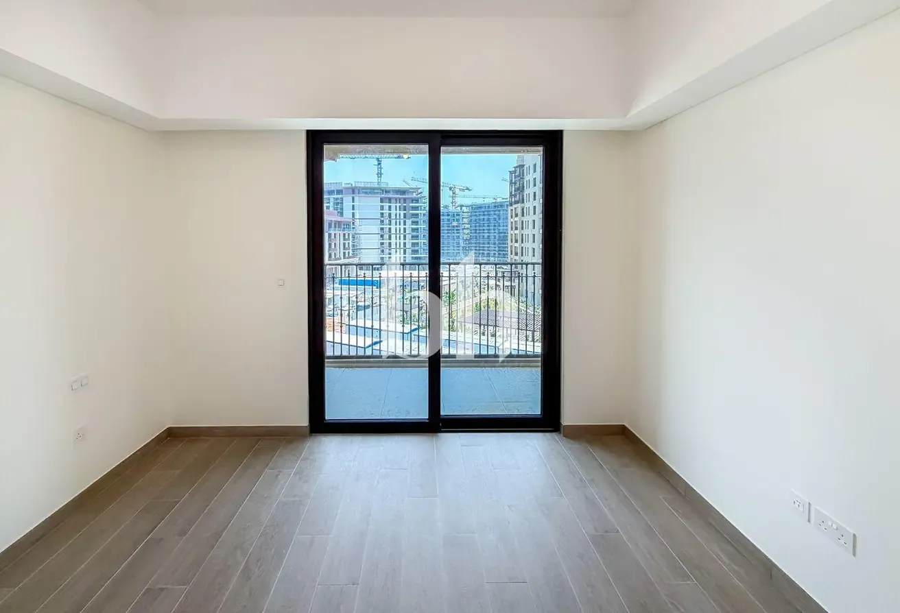 Brand New | Partially Furnished | Mid Floor