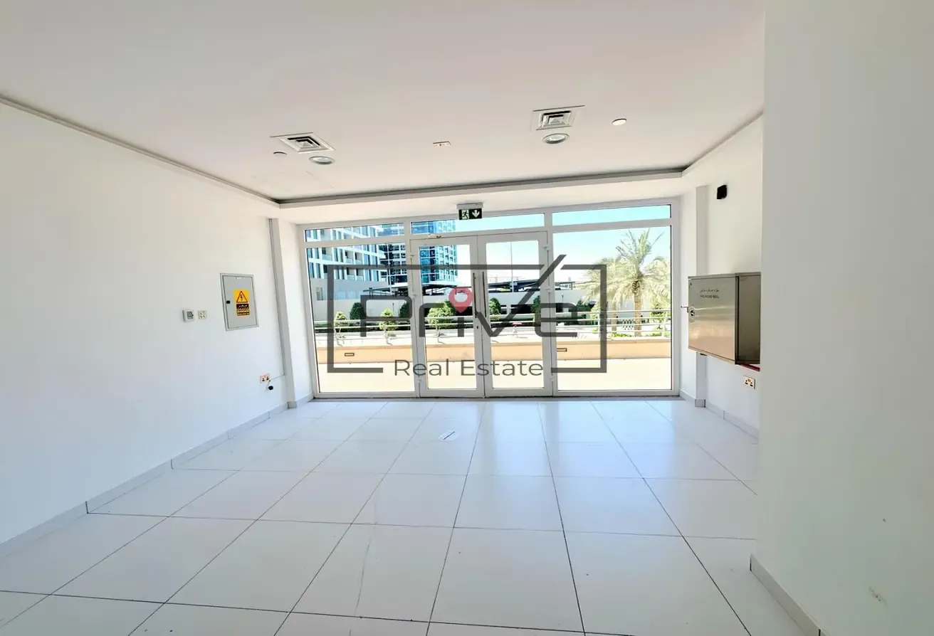 Retail Shop I Easy Access To Metro I Tenanted