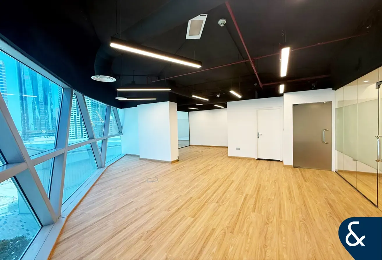 Modern Finish | DIFC | Fitted Office
