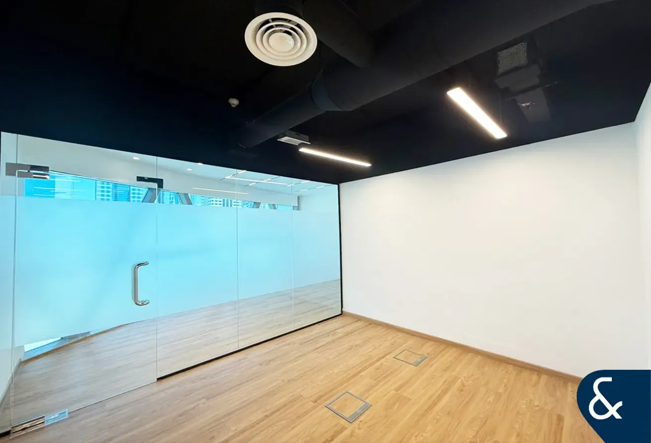 Modern Finish | DIFC | Fitted Office