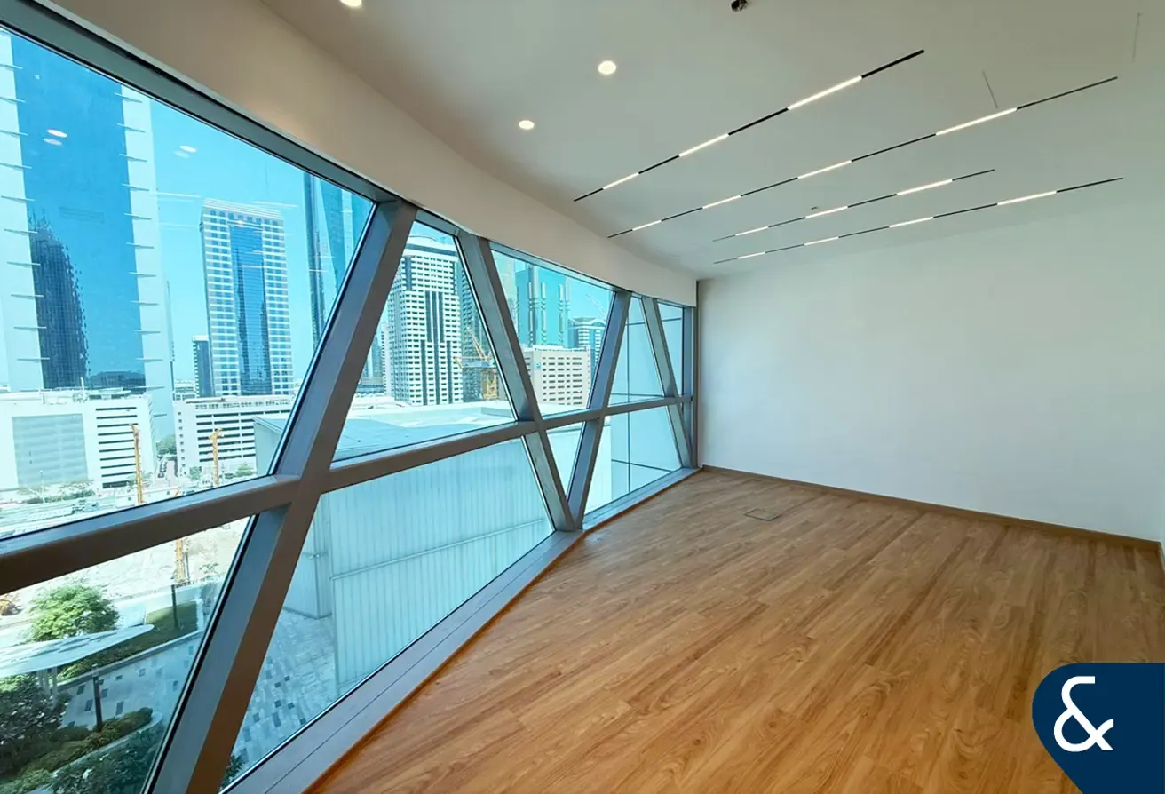 Modern Finish | DIFC | Fitted Office