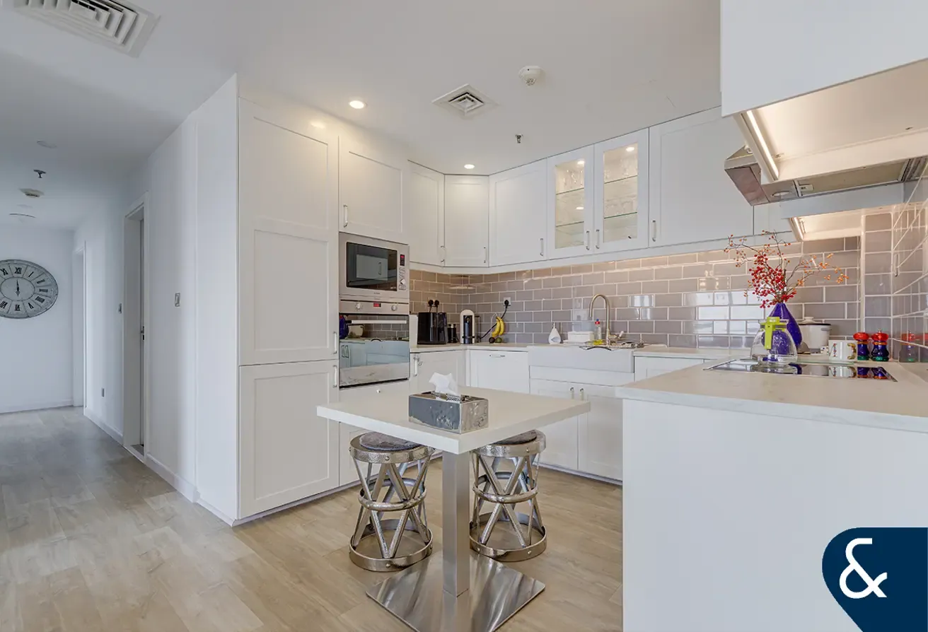 Fully Renovated | 2 Bed | Vacant On Transfer