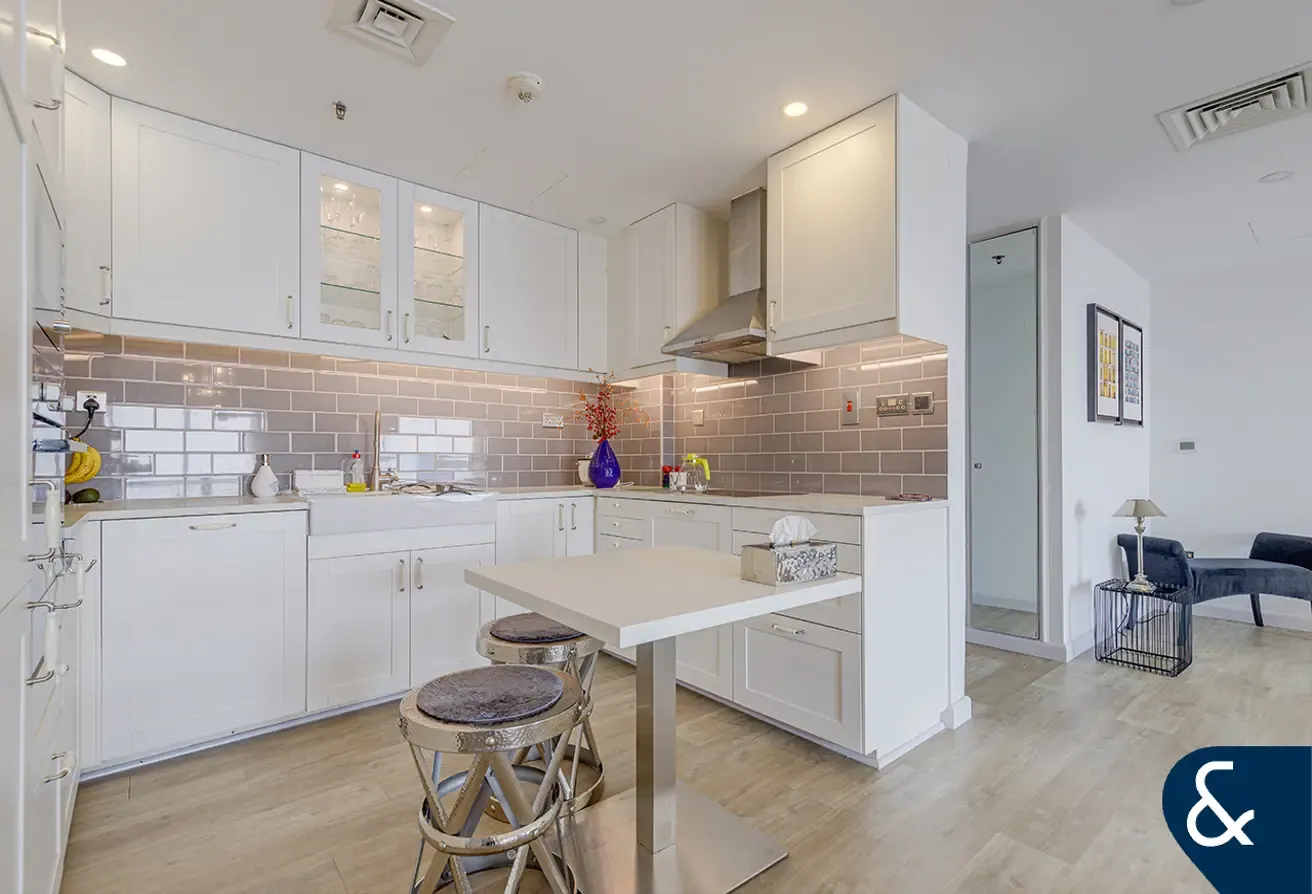Fully Renovated | 2 Bed | Vacant On Transfer