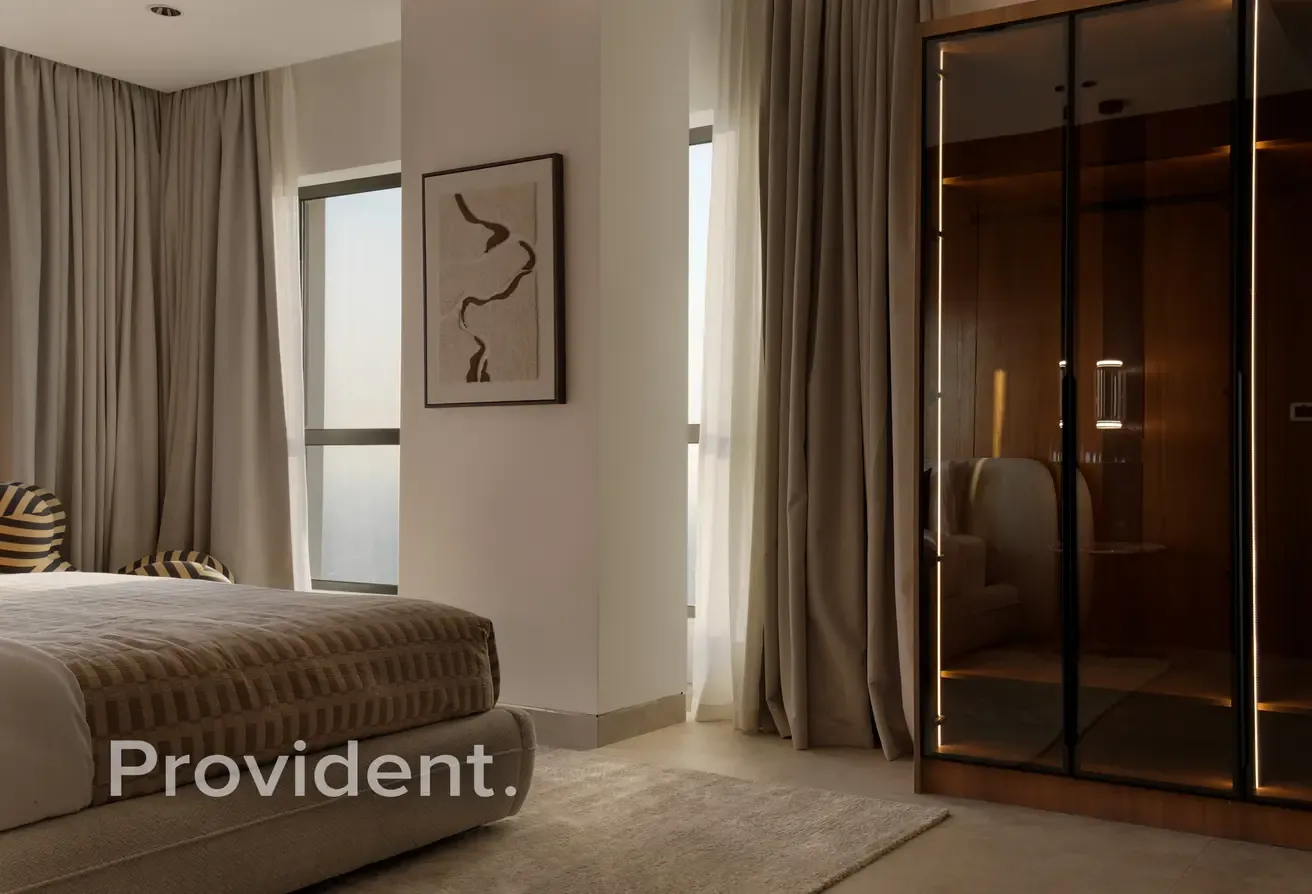 Luxury Upgraded 2BR | Sea/Marina View | Furnished