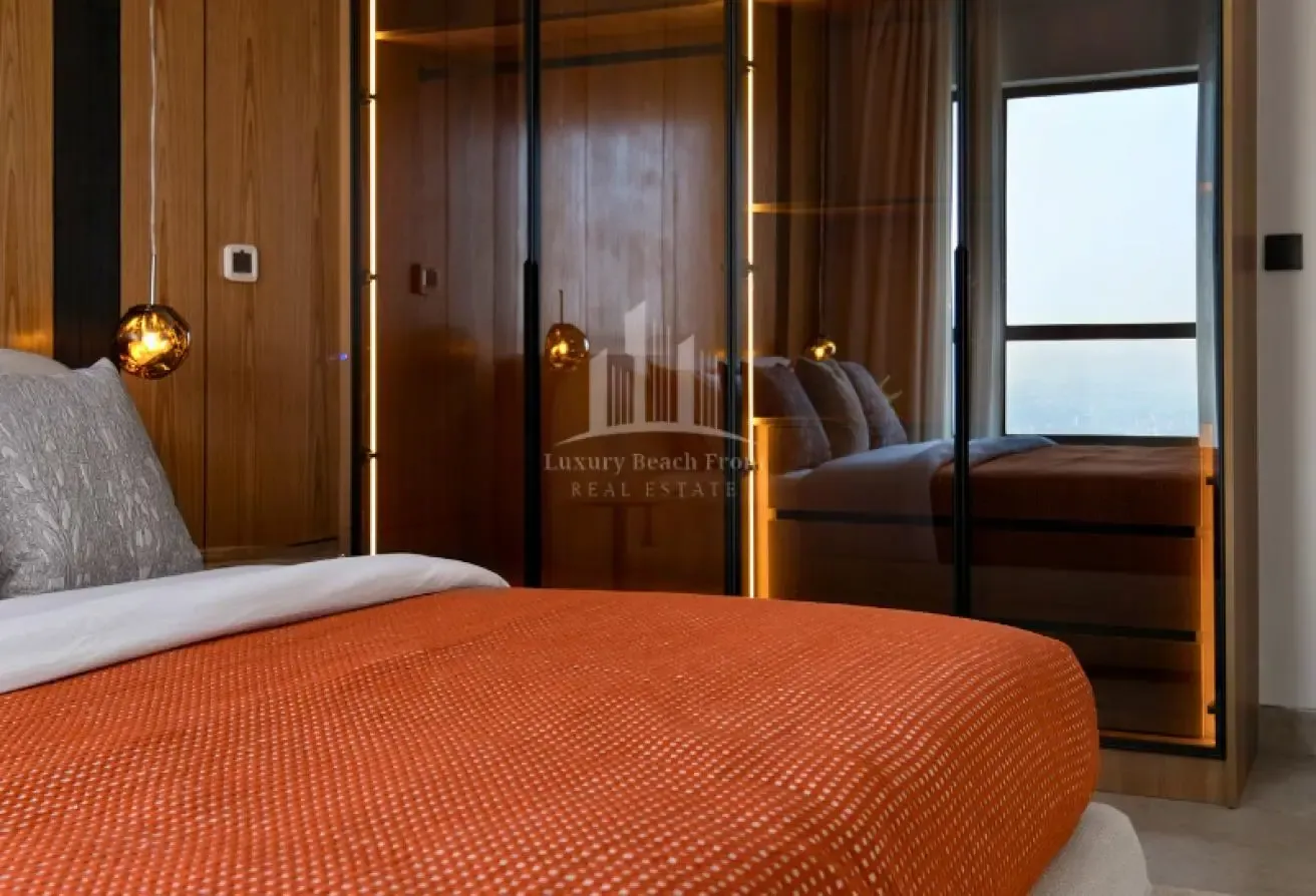 Luxury upgraded | Sea and Marina View | Vacant