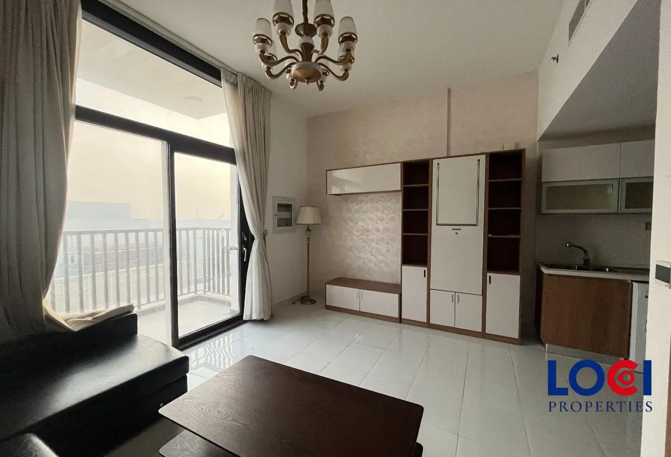 READY TO MOVE | WELL MAINTAINED | NEAR METRO