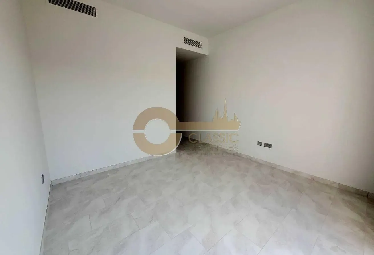 EXCELLENT LOCATION | RENTED | NEXT TO POOL & PARK