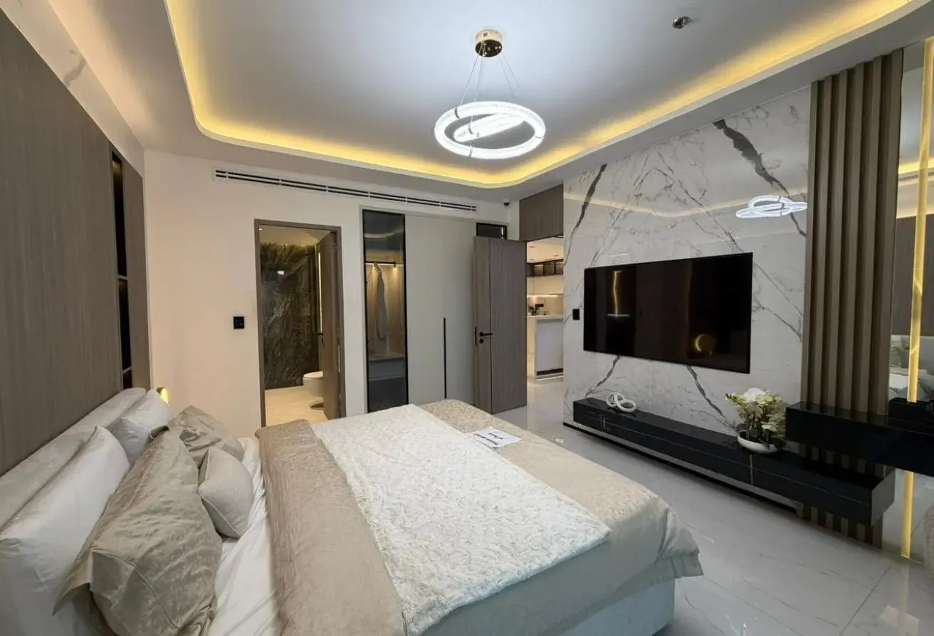 DISCOUNTED PRICE|PRIVATE POOL|FLEXIBLE STRUCTURE