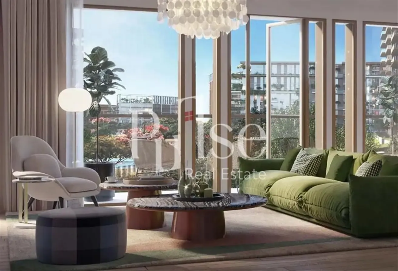 Elegant 1BR | Prime Location | Community View
