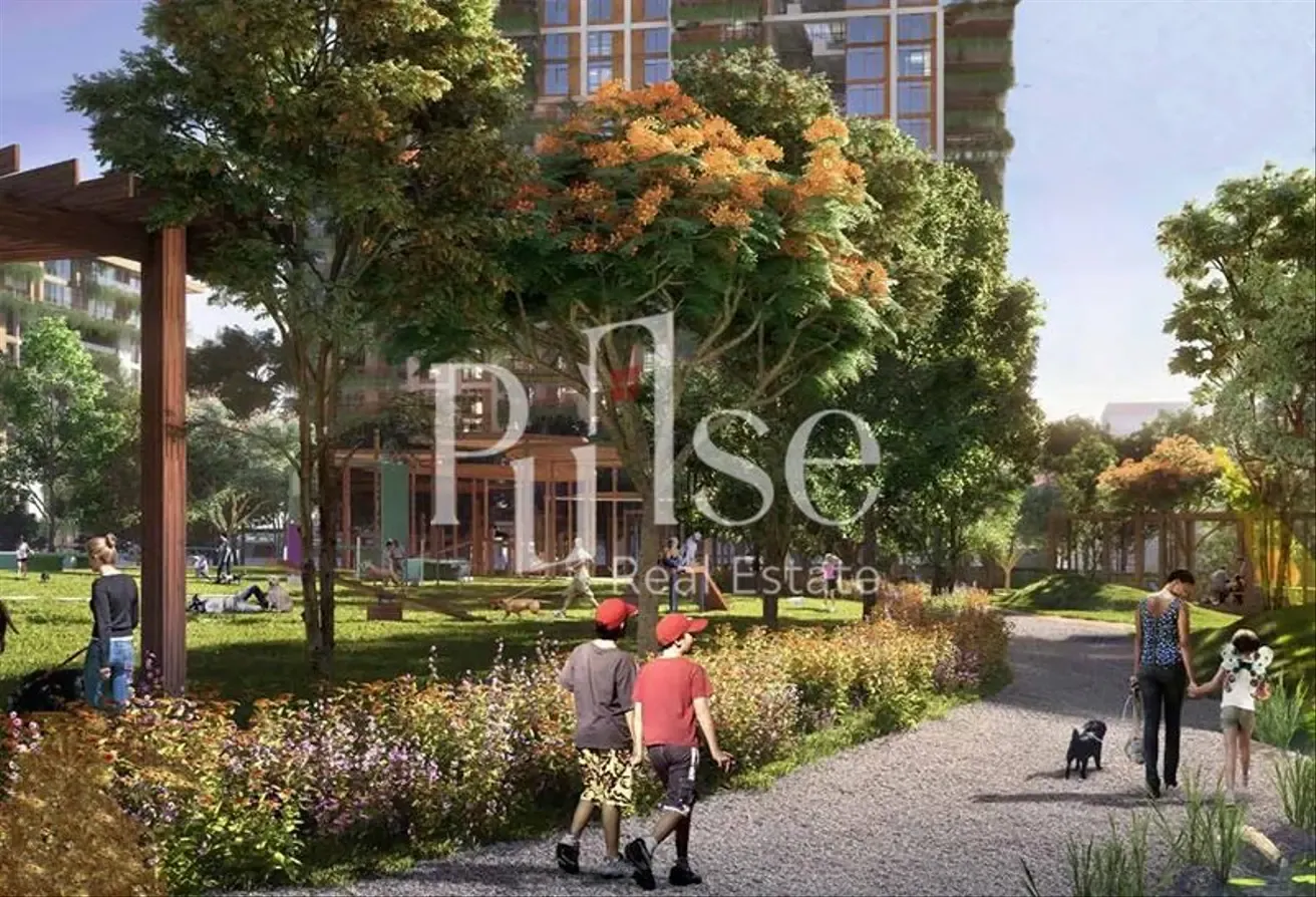 Elegant 1BR | Prime Location | Community View