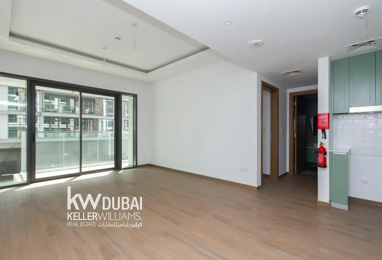 RESALE |VACANT| COMMUNITY LIVING | BEST LAYOUT