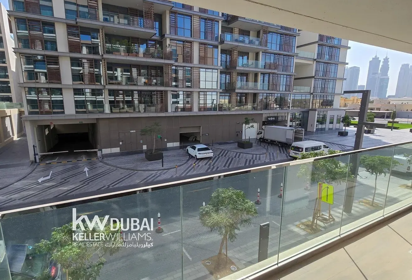 RESALE |VACANT| COMMUNITY LIVING | BEST LAYOUT