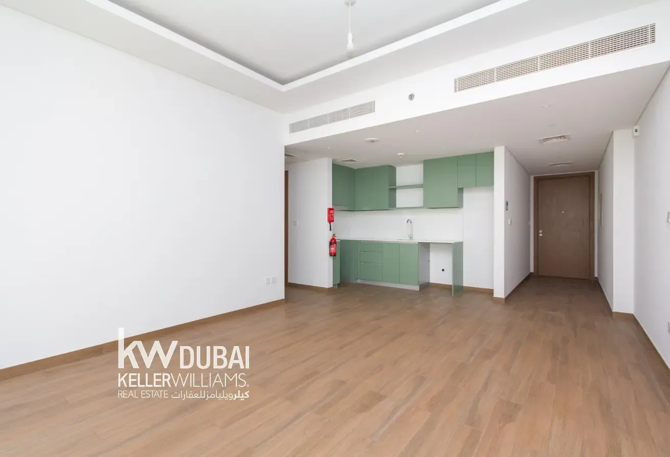 RESALE |VACANT| COMMUNITY LIVING | BEST LAYOUT