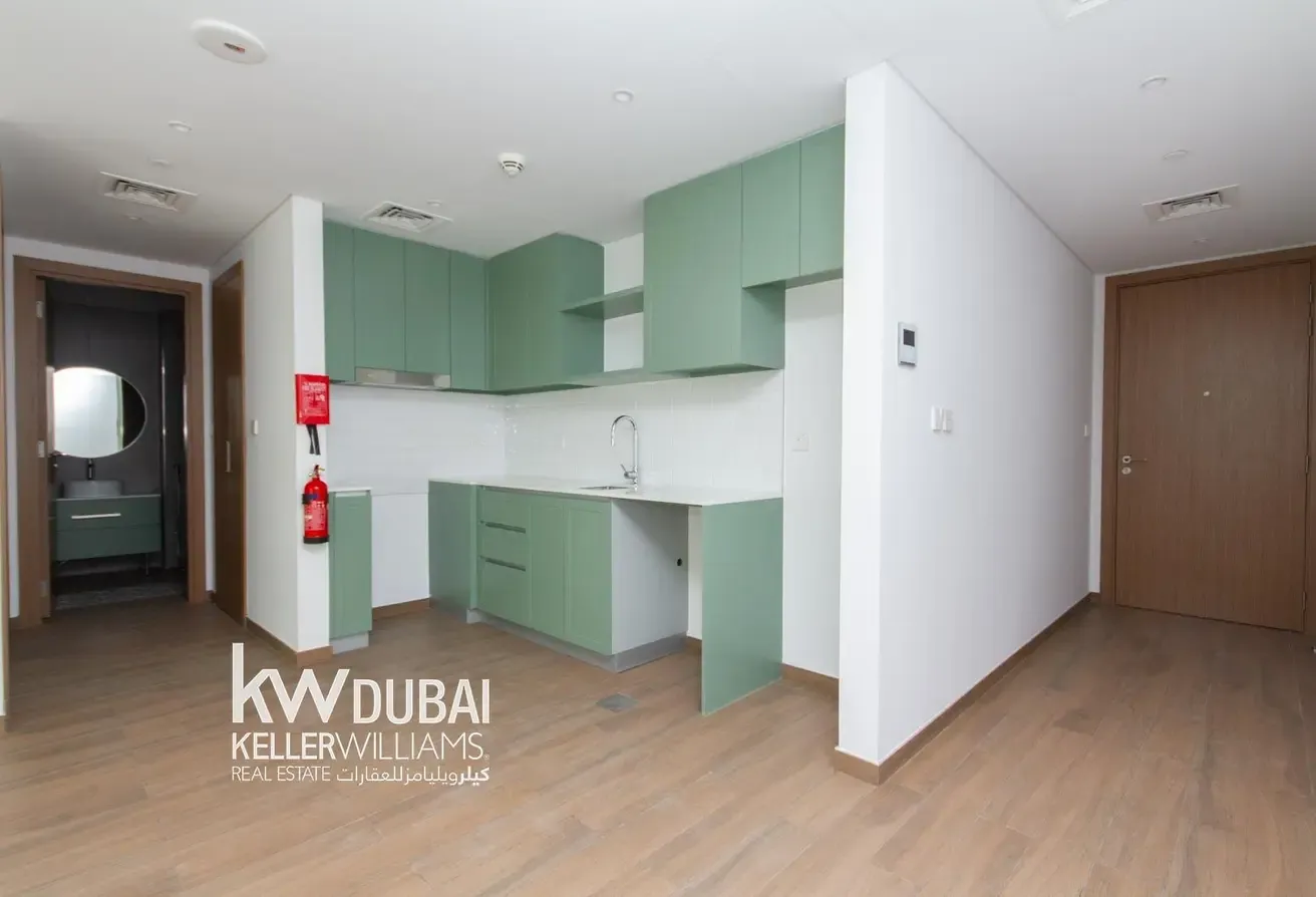 RESALE |VACANT| COMMUNITY LIVING | BEST LAYOUT