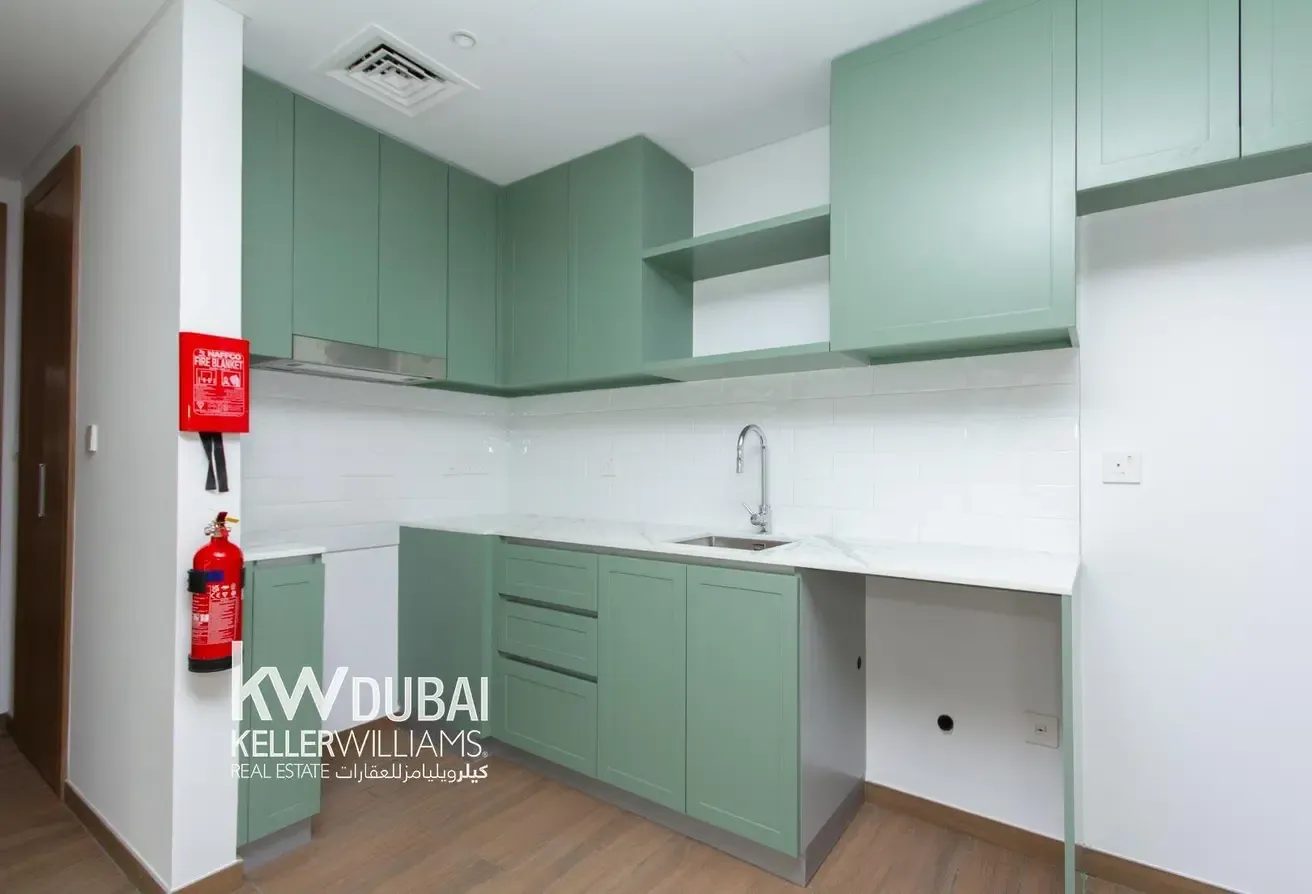 RESALE |VACANT| COMMUNITY LIVING | BEST LAYOUT