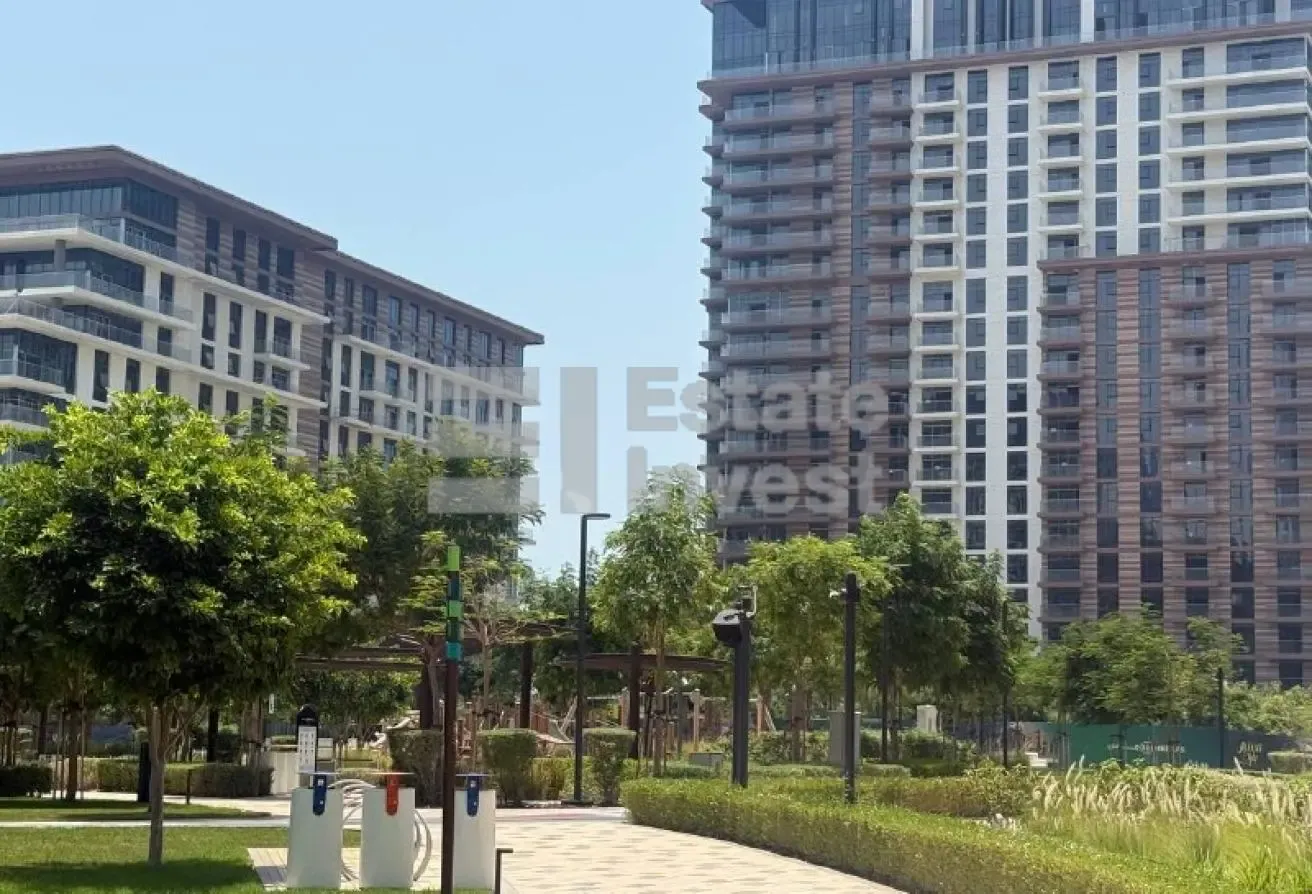 Middle Floor | Sea View | Genuine Resale