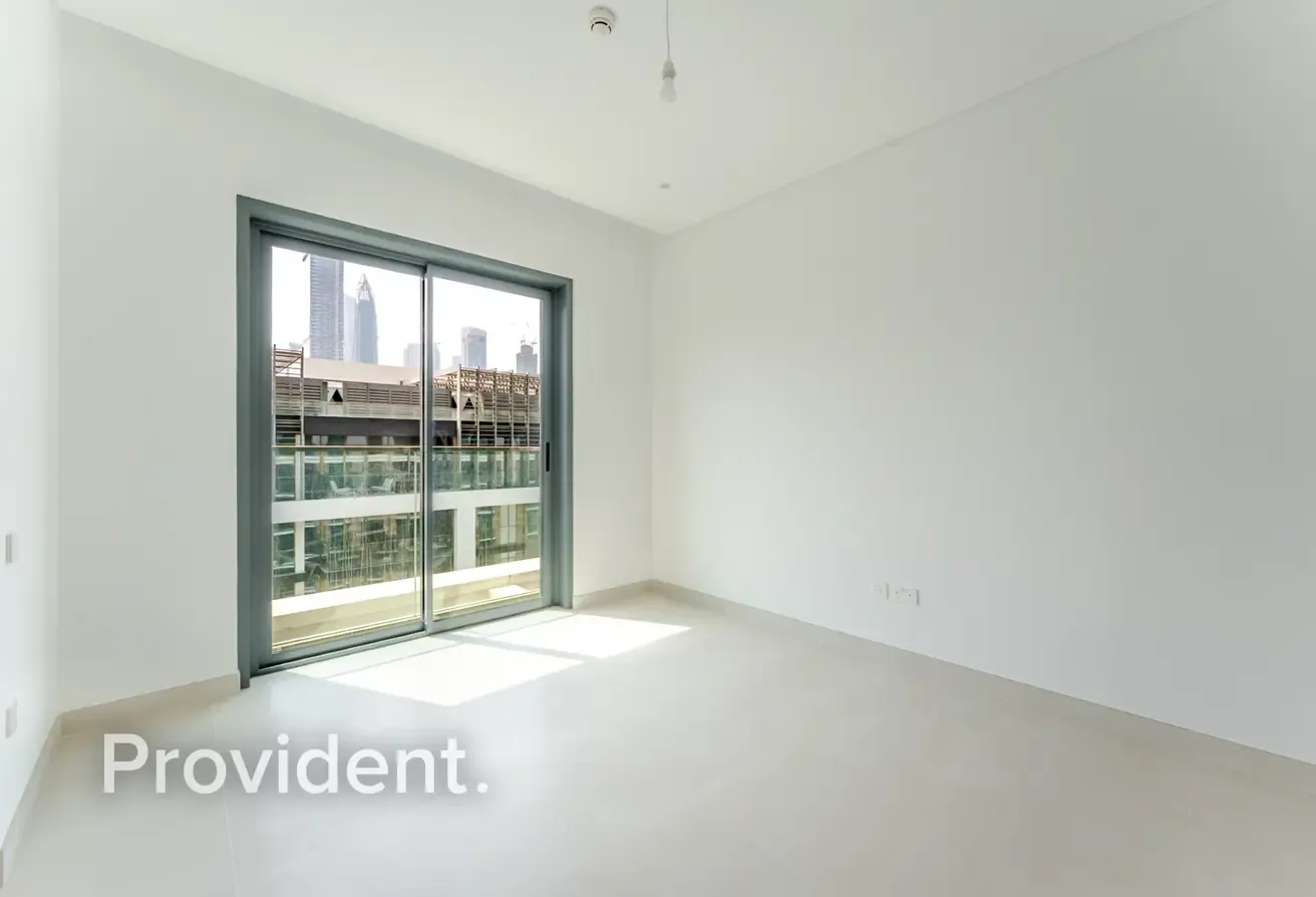 Burj Khalifa View | Vacant | Great Investment