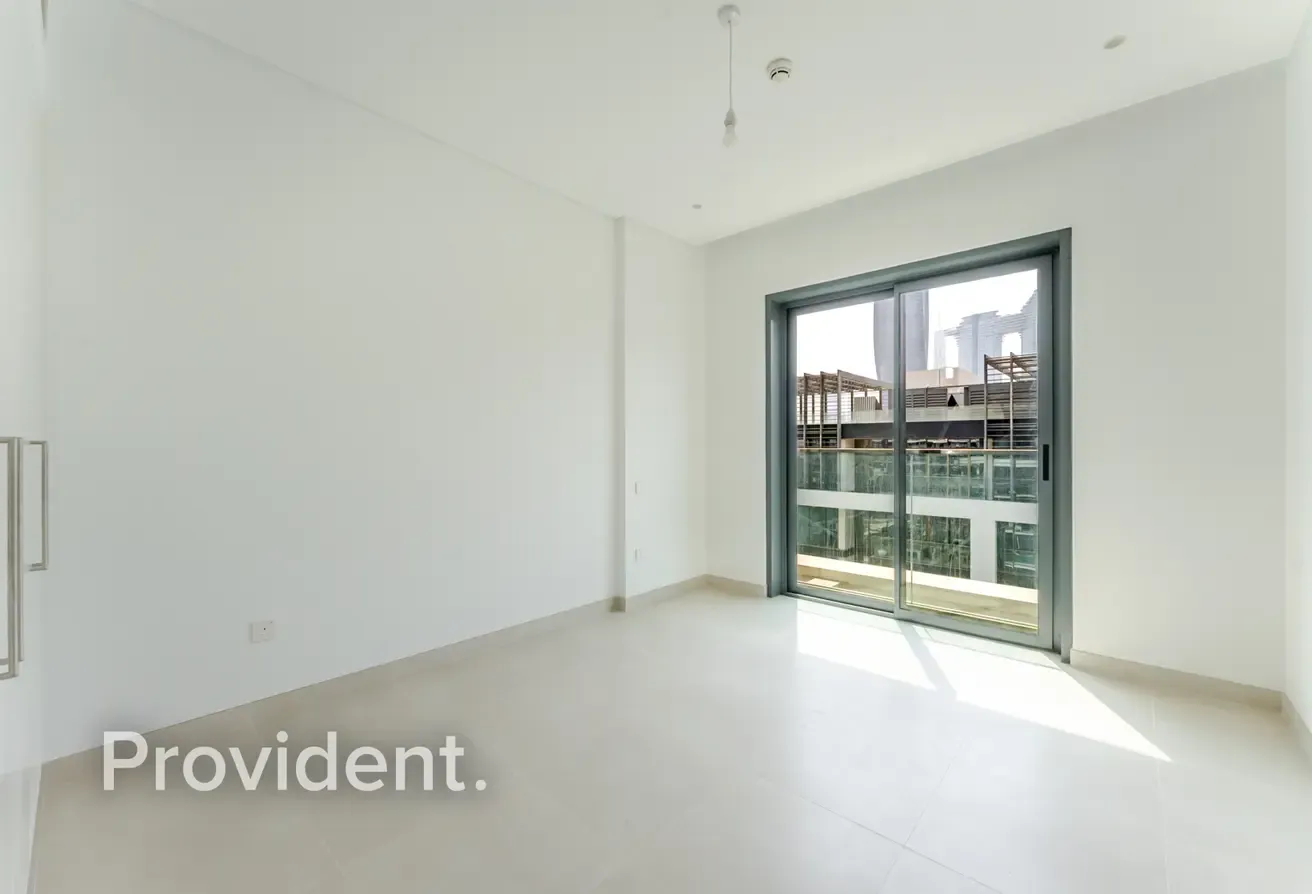 Burj Khalifa View | Vacant | Great Investment