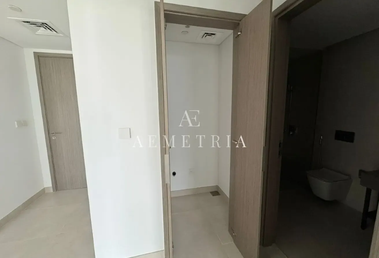 Burj Khalifa View I Vacant I Investment
