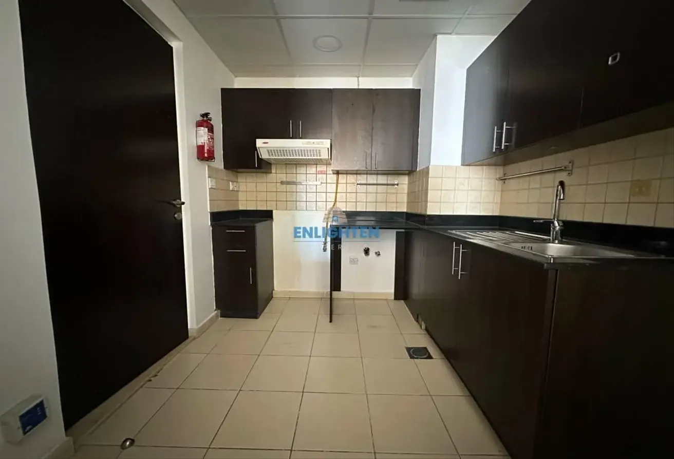 VACANT 2BR | PRIME LOCATION | WELL MAINTAINED