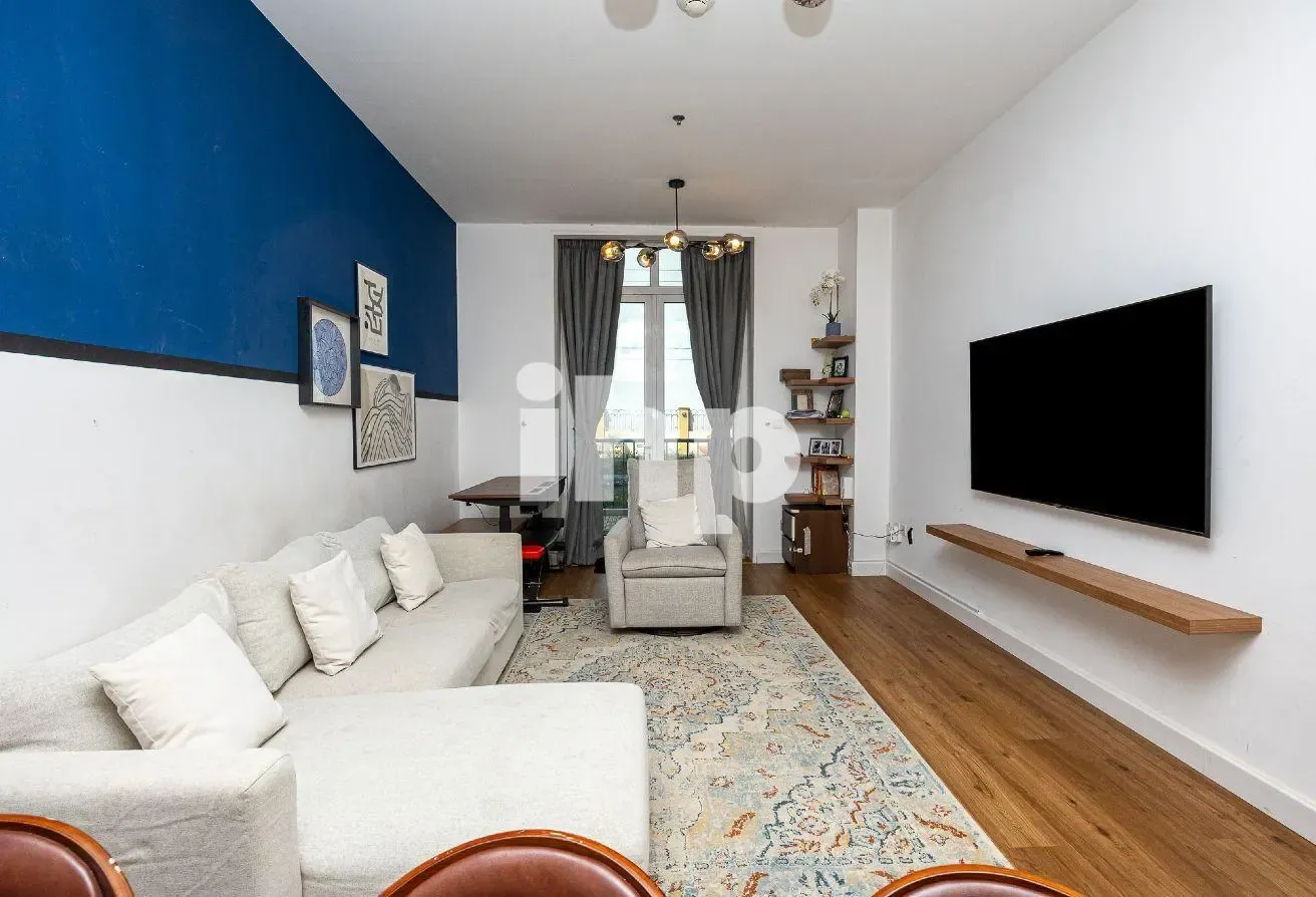 Luxury 2 Bed | Fully Furnished | Hot Deal | Vacant