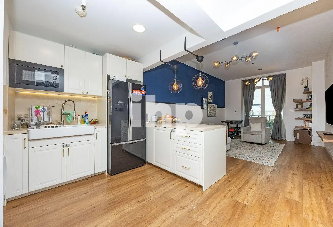 Luxury 2 Bed | Fully Furnished | Hot Deal | Vacant