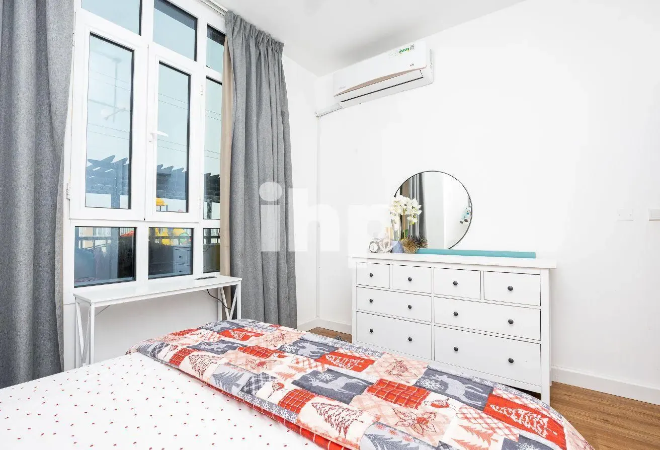 Luxury 2 Bed | Fully Furnished | Hot Deal | Vacant