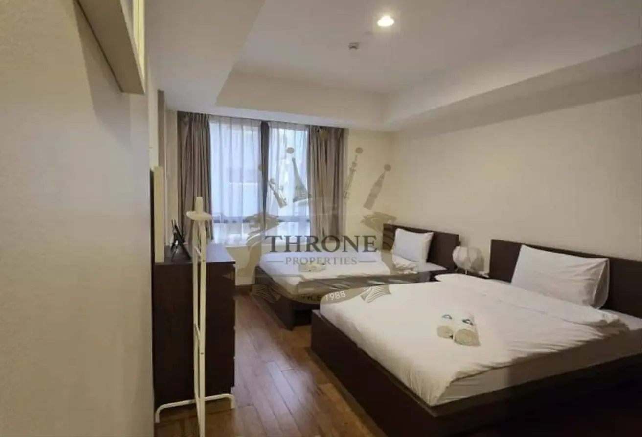 Prime 2BR | Walk to MOE&Metro | Vacant | Spacious