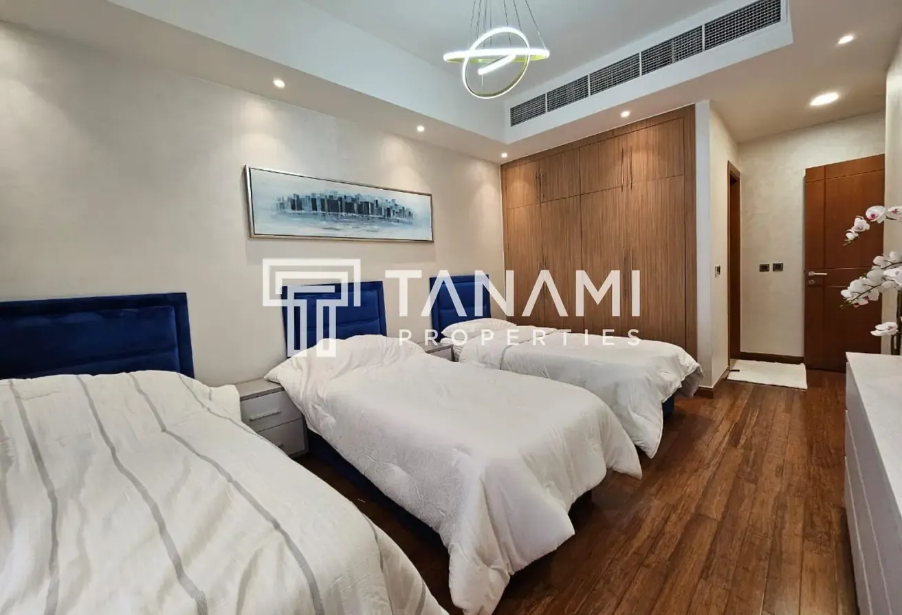 Corner Unit | Fully Furnished | Close to Metro