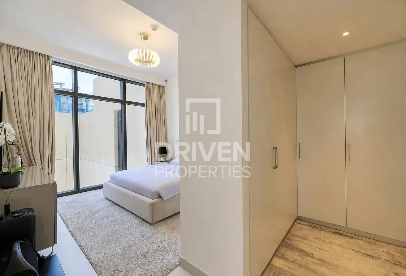 Full Canal View | Big Layout | Prime Location